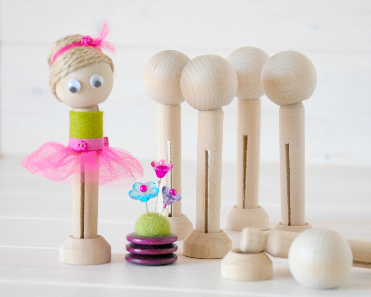 Making Peg Dolls from Wooden Doll Pins - Woodpeckers Crafts